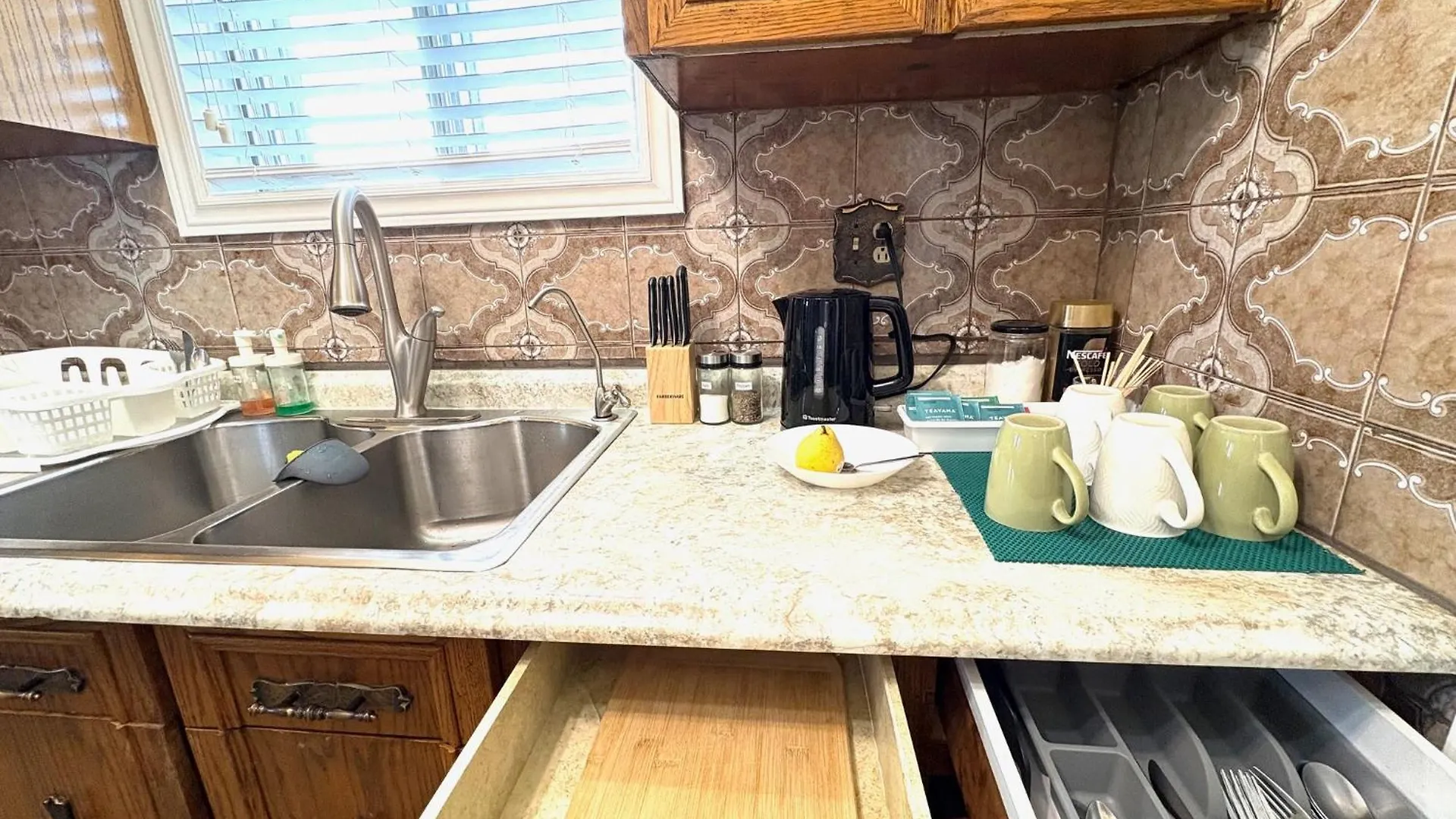 Cozy Stay, Self Check-In With Parking Available Upon Request Guest house