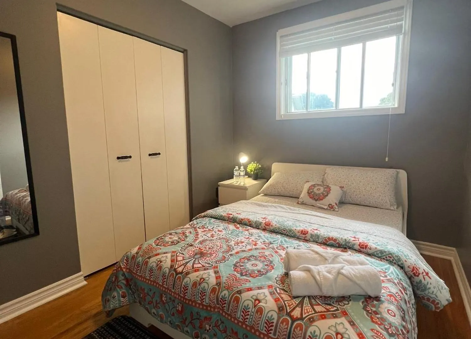 Cozy Stay, Self Check-In With Parking Available Upon Request Guest house Toronto